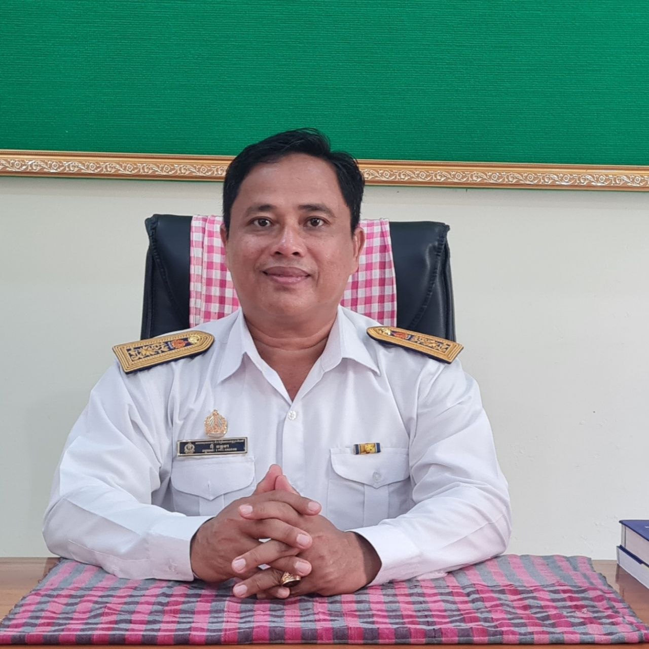 លោក អ៊ុំ វត្តនា